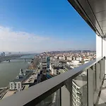 Bnb Eurovea Tower Suite